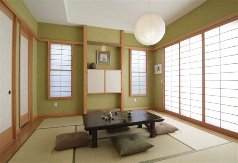 What a traditional Japanese home interior looks like