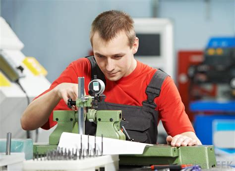 What Are the Different Types of Factory Jobs?  with pictures