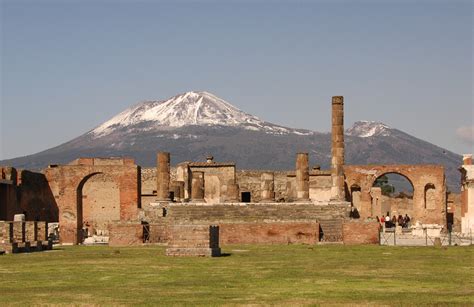What is the history of Pompeii ? and How is the Pompeii ...