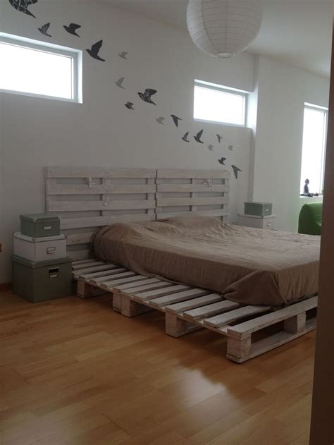 White palet bed @Sherry Krcatovich | cosas con madera ...