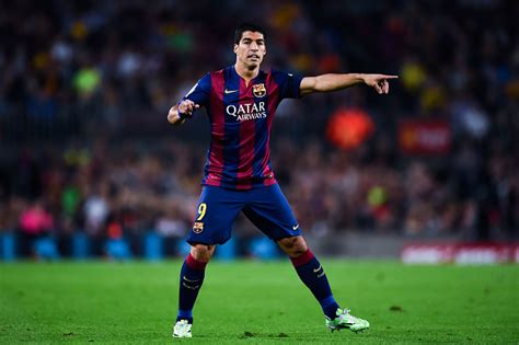 Why Luis Suarez s role at Barcelona needs to change