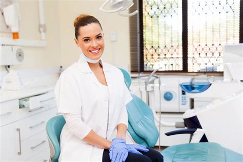 Why You Should Consider Becoming A Dental Hygienist   DWYM