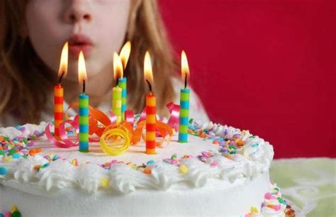 Woman pays for random child s birthday cake every year in ...
