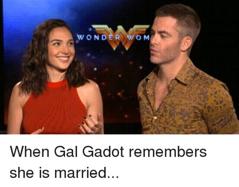 WOND O M When Gal Gadot Remembers She Is Married ...