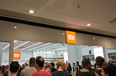 Xiaomi abre loja física em São Paulo e atrai milhares de ...