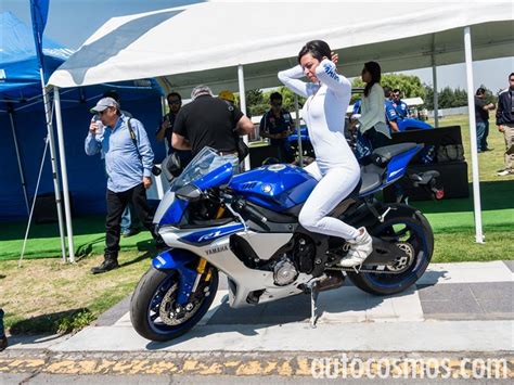 Yamaha R1 2015 llega a México en $299,900 pesos