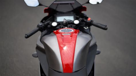 Yamaha R15 V3 modelo 2021/2022 Especificaciones y precio