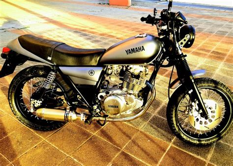 Yamaha Sr 250 custom stil, 2000 god.