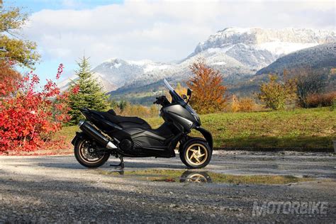 Yamaha TMAX de 3 ruedas, por Lazareth   Motorbike Magazine