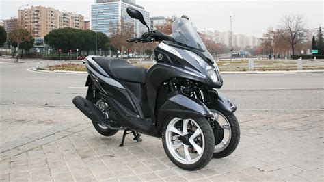 Yamaha Tricity: 125cc y tres ruedas para todos los ...