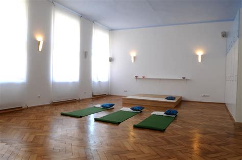 Yoga Studio in Centre of Prague   www.kundaliniyoga.cz ...