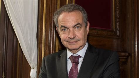 Zapatero se muestra  estupefacto  al ver que no pasa nada ...