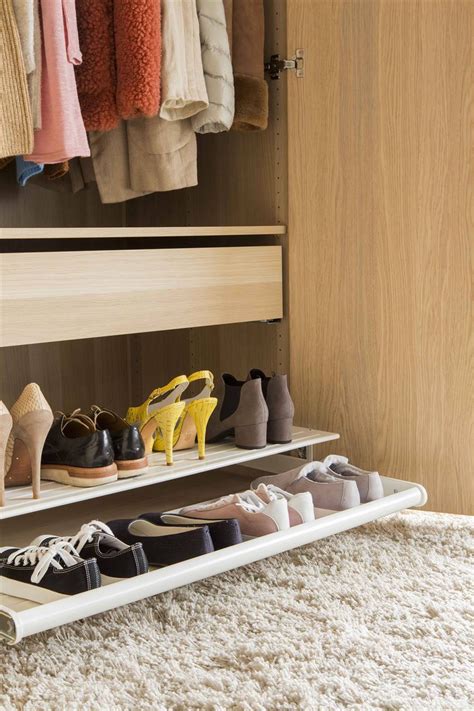Zapatos: cuáles guardar, tirar o donar en 2020 | Interiores de armarios ...