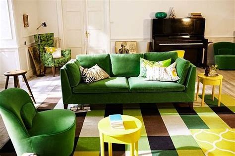 Zielona kanapa do salonu w 2019 | Projekty salonów, Salon ...